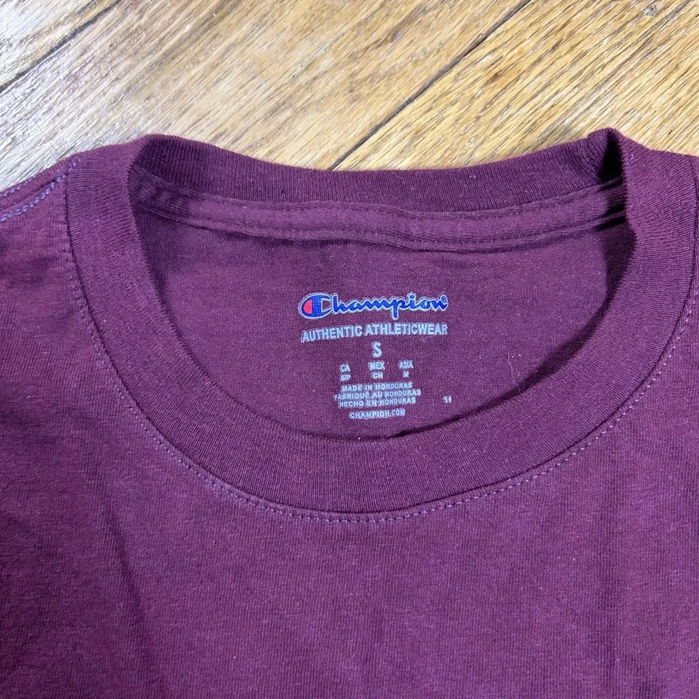 Champion Mens Short Sleeve‎ T-Shirt Maroon Burgundy Cotton Crew Neck Small S - Picture 3 of 5